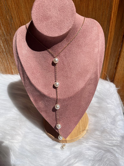 Collar largo con perlas