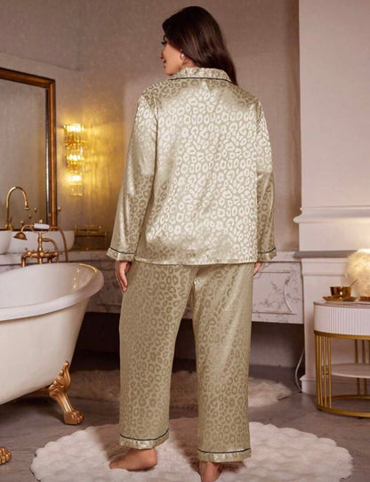 Pijama 3XL animal print dorado satén