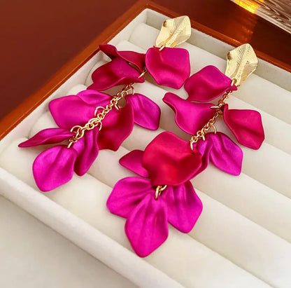 Caravana petalos largos fucsia y dorado