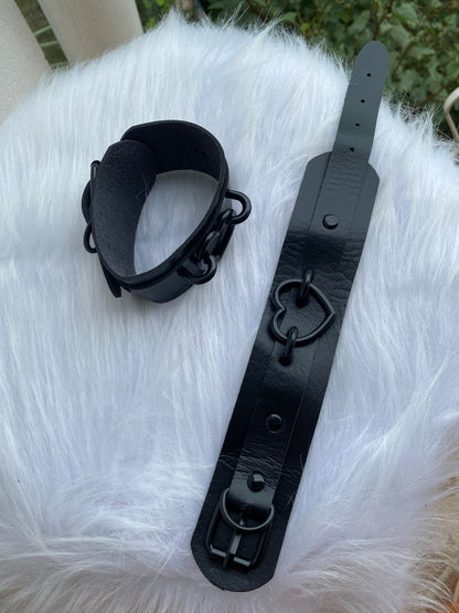 Pulsera de cuero p.u sintetico con corazón
