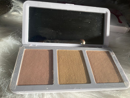 Paleta de iluminadores en polvo