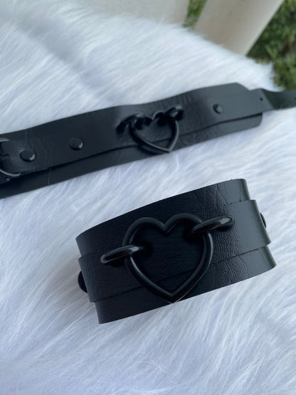Pulsera de cuero p.u sintetico con corazón