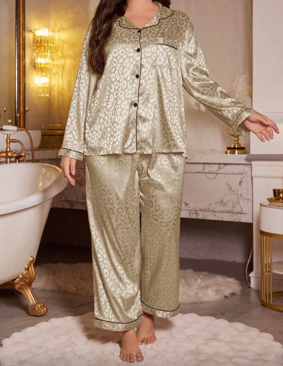Pijama 3XL animal print dorado satén