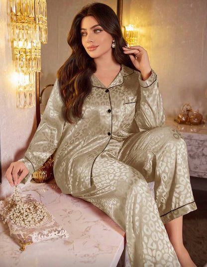 Pijama 3XL animal print dorado satén
