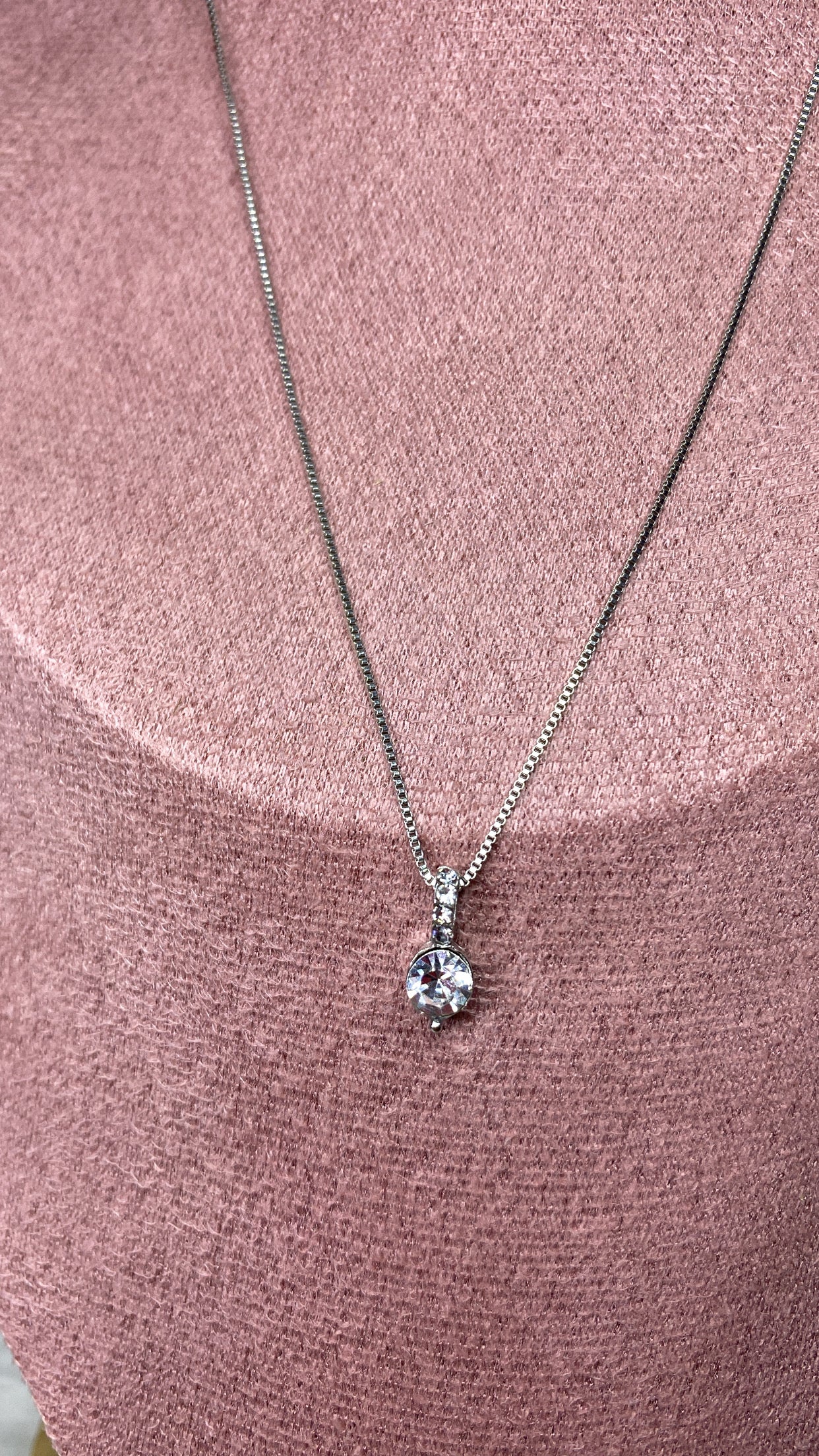 Collar con strass