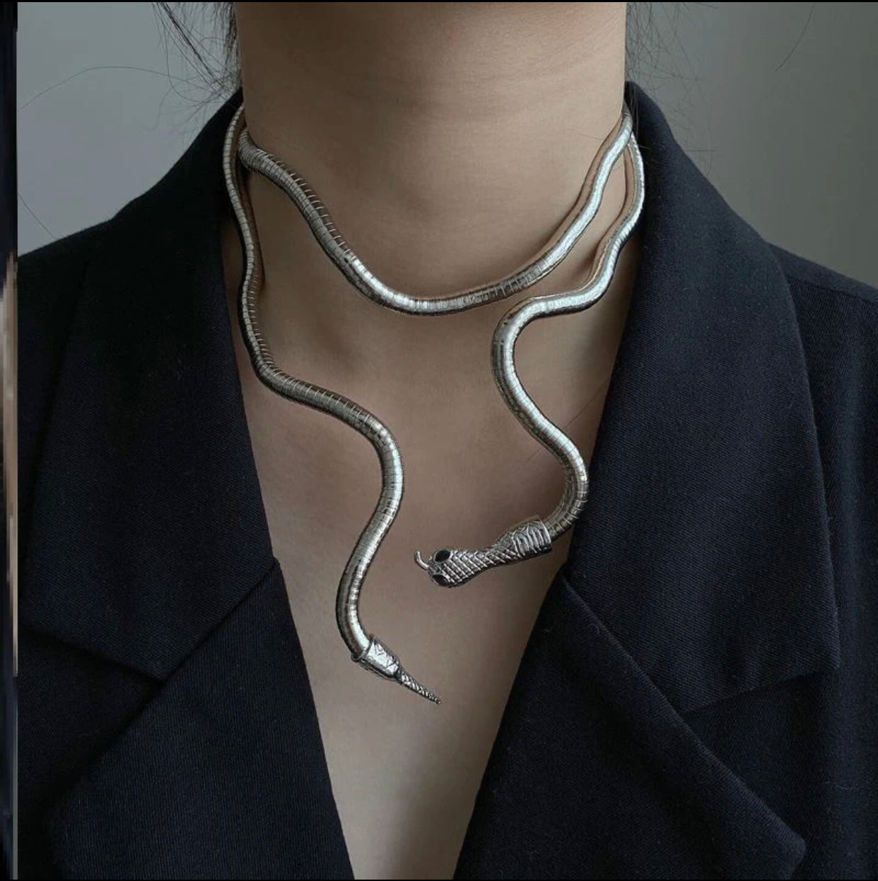 Collar moldeable serpiente