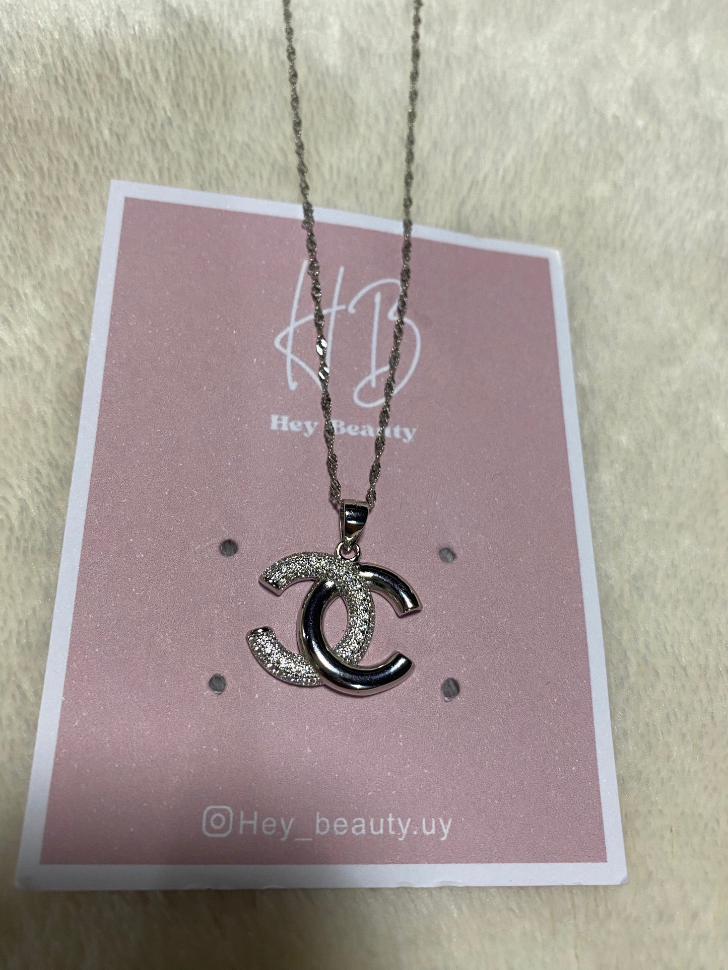 Collar chanel