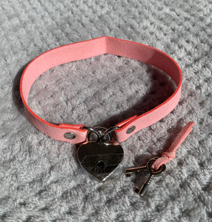 Choker Rosa con Candado