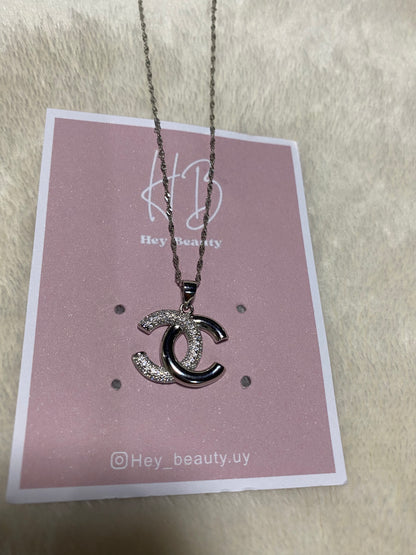Collar chanel