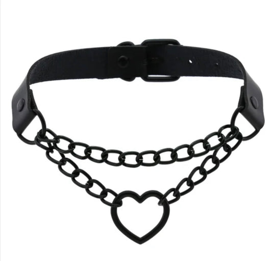 Choker negro con corazón