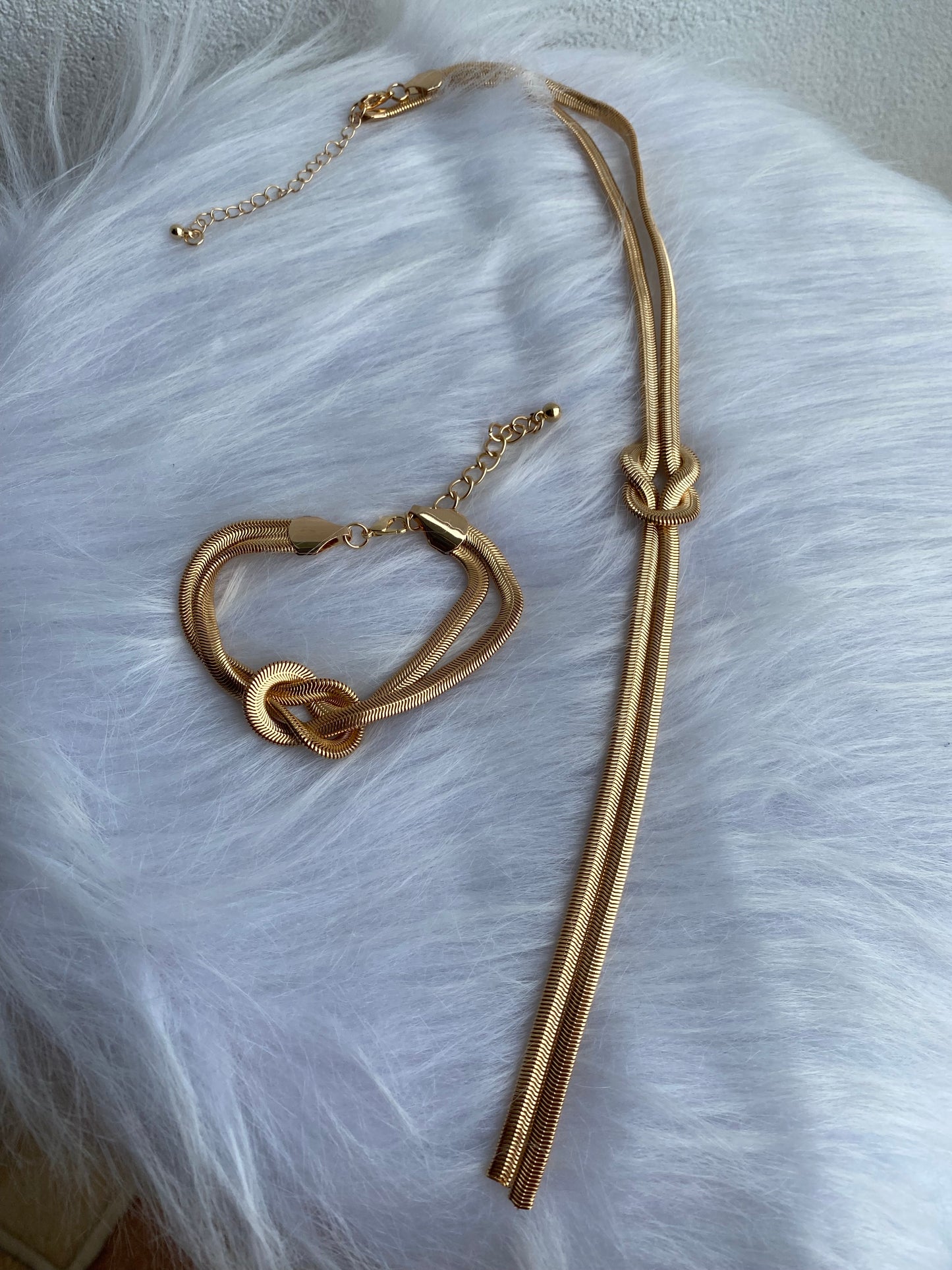 Collar con nudo + pulsera