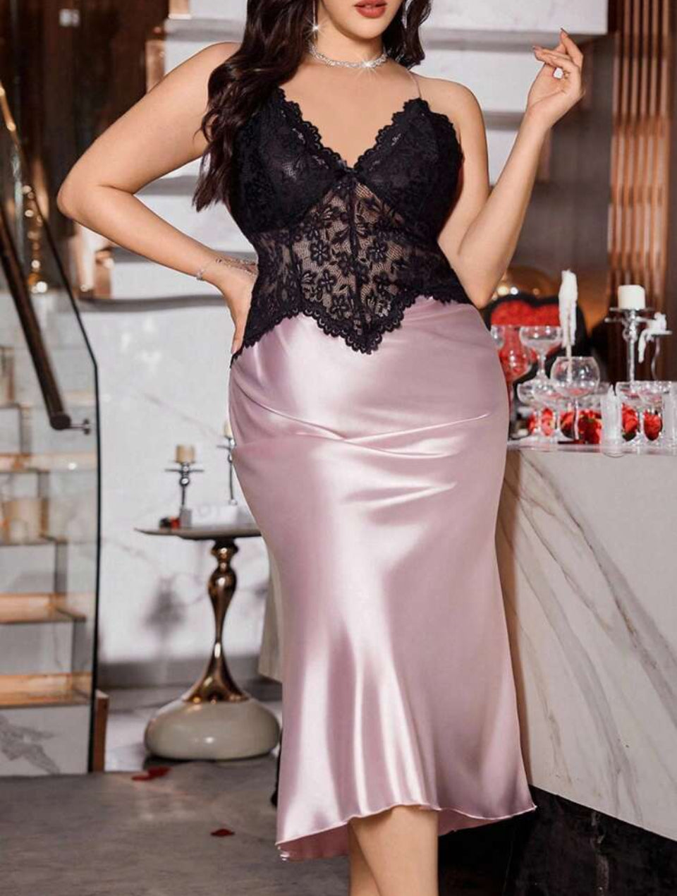 Camisón rosa de satén y encaje 4XL