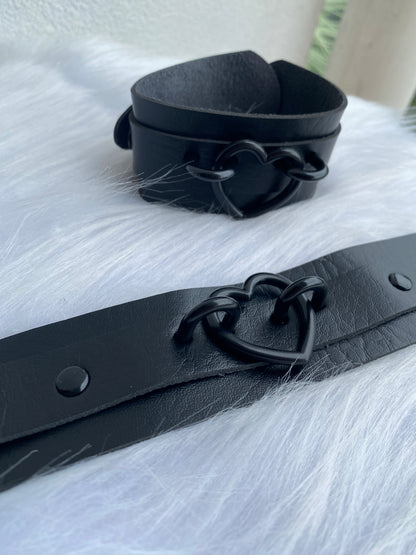 Pulsera de cuero p.u sintetico con corazón
