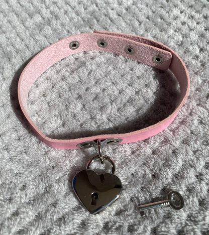 Choker Rosado con Candado