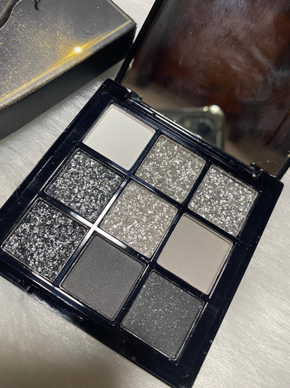 Paleta de sombras colores negros/gris