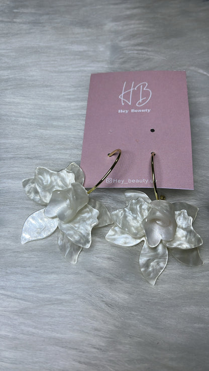 Colgantes flor de resina