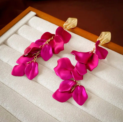 Caravana petalos largos fucsia y dorado