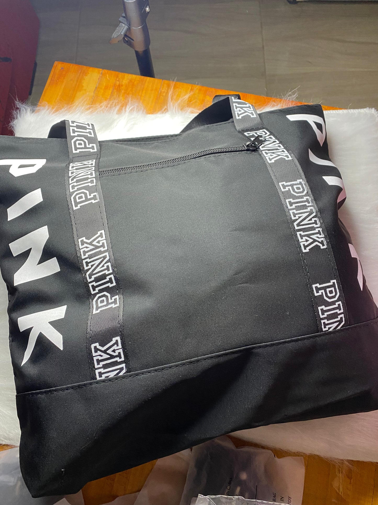 Bolso grande pink color negro