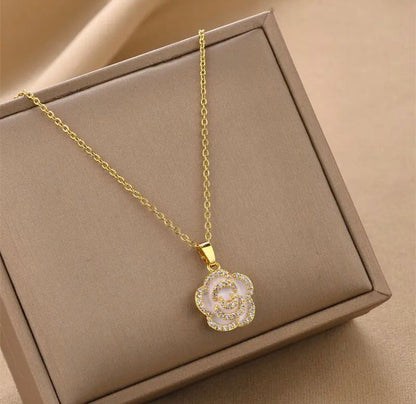 Collar Camelia