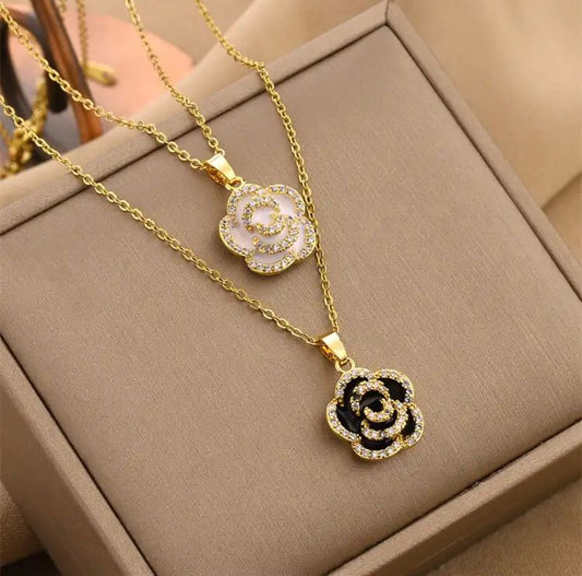 Collar Camelia