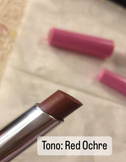 Labial 2 en 1 con delineador