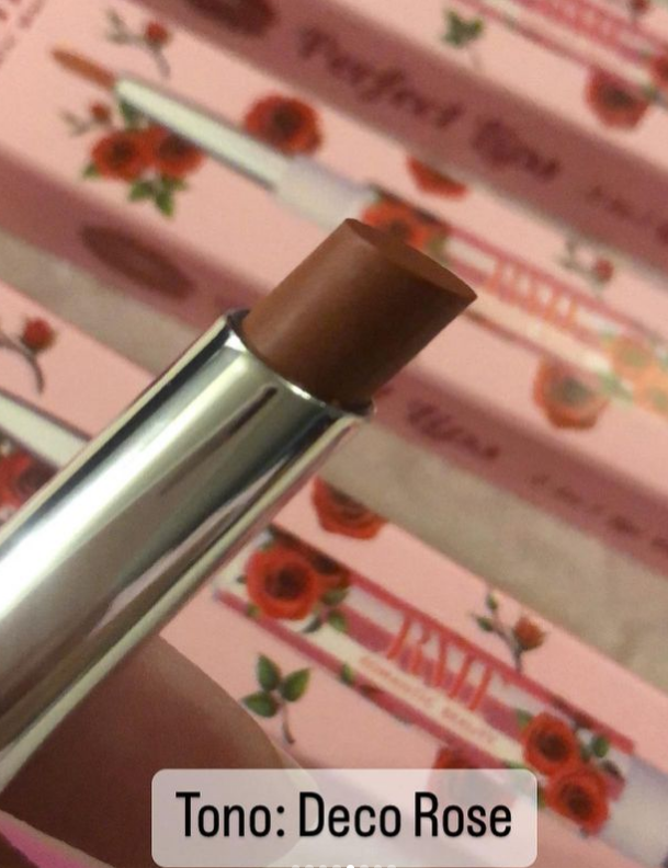 Labial 2 en 1 con delineador